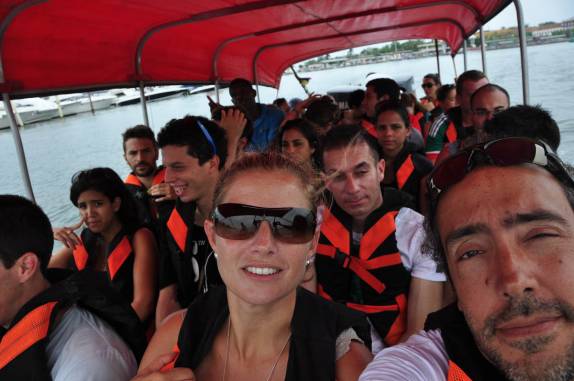 Nosso barco, no caminho de Cartagena à PLaya Blanca, na Colômbia